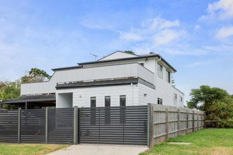 Sanctuary Lodge By Ready Set Stay - BYO LINEN & TOWELS - Hotel NSW 2