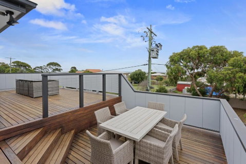 Sanctuary Lodge By Ready Set Stay - BYO LINEN & TOWELS - Hotel NSW 3