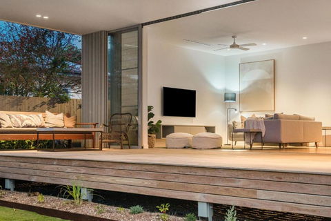 Sanctuary On Browning - Hotel NSW 2