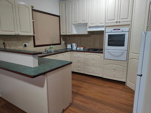 S&S Guest House - Hotel NSW 3
