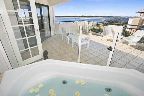 Sandcastles On The Broadwater - Hotel NSW 2