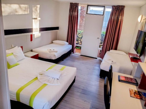Sandors Motor Inn - Hotel NSW 2