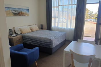 Sandpiper Motel Ulladulla with Hotel NSW