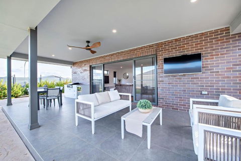 Sandstone - Family Entertainer, Refined Living - Hotel NSW 2