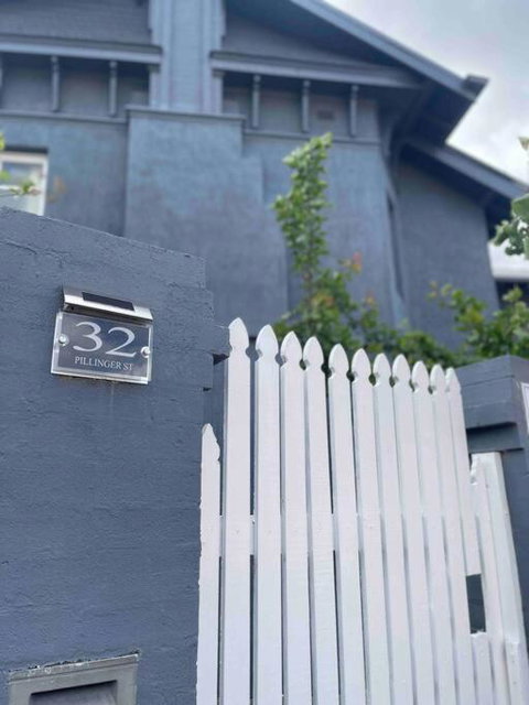 Sandy Bay Escape - Hotel NSW 3