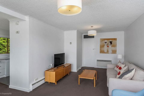 Sandy Bay Waterfront - Hotel NSW 3