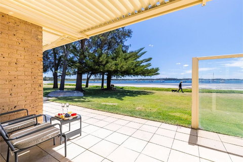 Sandy Beach House Corlette Unit 1 Waterfront WI-FI Aircon - Hotel NSW 2