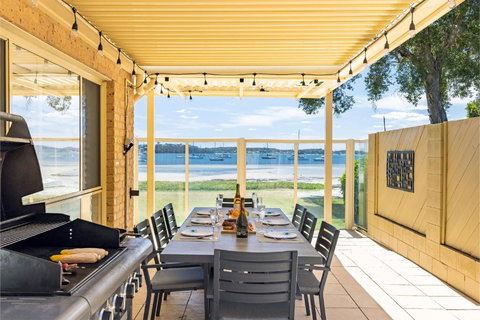 Sandy Beach House Corlette Unit 1 Waterfront WI-FI Aircon - Hotel NSW 3