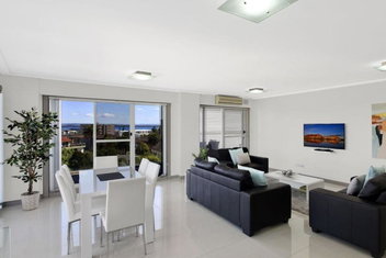 Sandy Cove Apartment The Entrance 45 with Hotel NSW