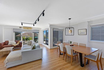 Sandy Cove Apartment The Entrance 8 with Hotel NSW