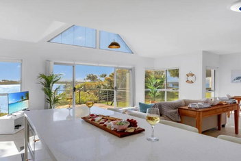 Sandy Cove with Hotel NSW