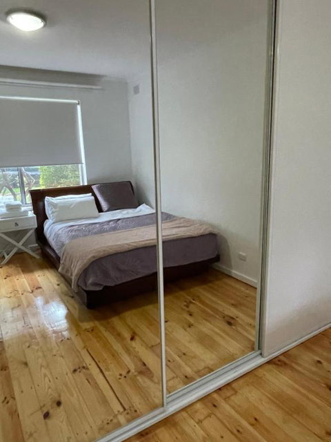 Spacious Beautiful Room - Hotel NSW 1