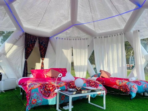 Taj Mahal Upgraded Hex Bubble - Hotel NSW 1