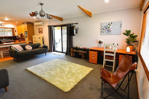 The Dally House Whorouly - Hotel NSW 2