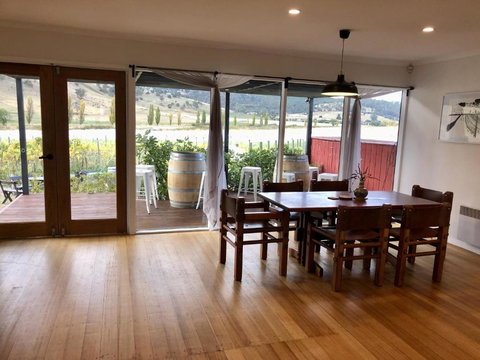 The Harvest, Ese Vineyard Cottage - Hotel NSW 3