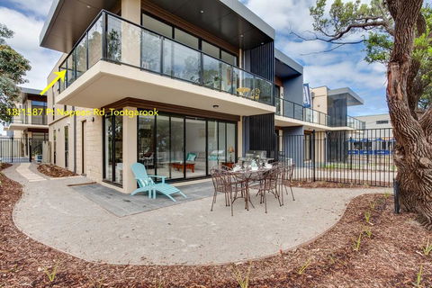 Beautiful Beachfront Apartment At Capel Sound - Hotel NSW 2