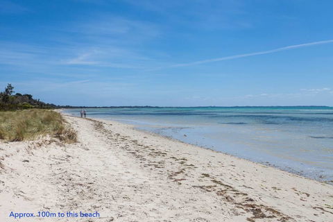 Beautiful Beachfront Apartment At Capel Sound - Hotel NSW 0