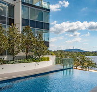 Beautiful Modern Lake View Apartment - Hotel NSW