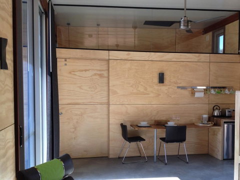 Bed + Bauhaus - Hotel NSW 0