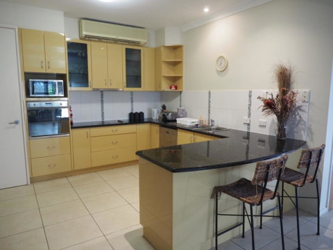 Bed And Breakfast With Airport Transfers And Rental Car - Hotel NSW 1