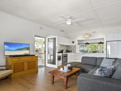 Bellevue - Overlooking Serene Lake Woolumboola - Hotel NSW 3