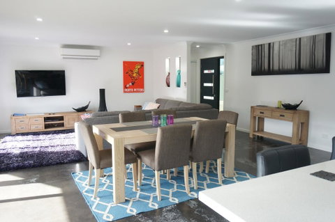 Ben's Place - Modern & Convenient - Hotel NSW 0