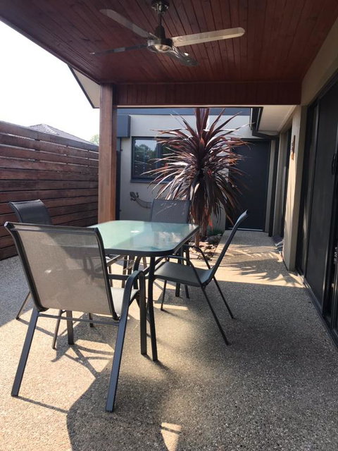 Ben's Place - Modern & Convenient - Hotel NSW 3