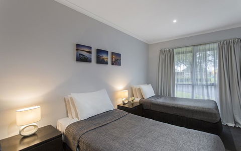 Best Western Colonial Village Motel - Hotel NSW 2