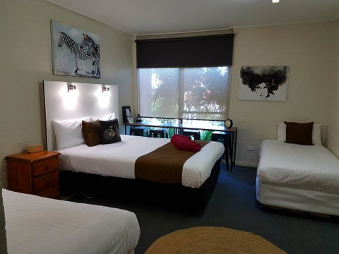 Bidgee Motor Inn - Hotel NSW 2