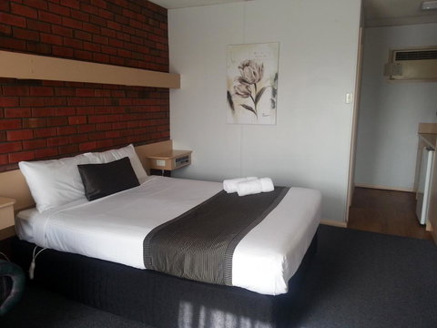 Big Valley Lakeside Paradise Motor Inn - Hotel NSW 1