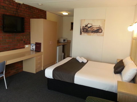Big Valley Lakeside Paradise Motor Inn - Hotel NSW 2