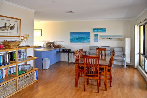 Black Duck - Hotel NSW 1
