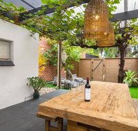 Blackbird at Arlo's - The heart of Glenelg - Wifi - Hotel NSW