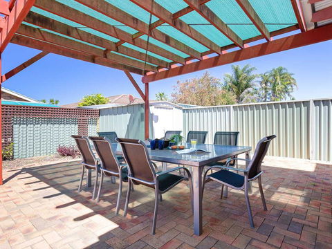 Blue Bay, 83a Rocky Point Road - Foxtel & Air Conditioning Downstairs - Hotel NSW 2