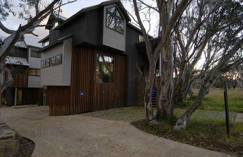 Blue Ice - Hotel NSW 1