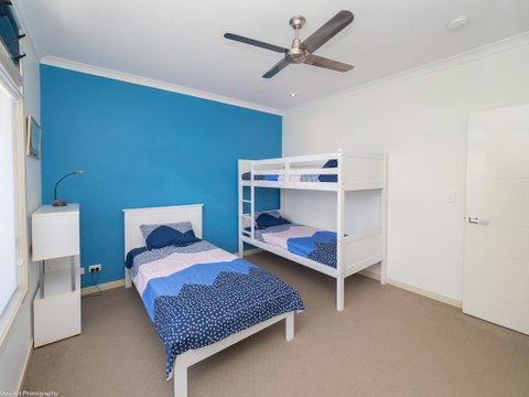 Blue Water Retreat - Upstairs - Hotel NSW 3