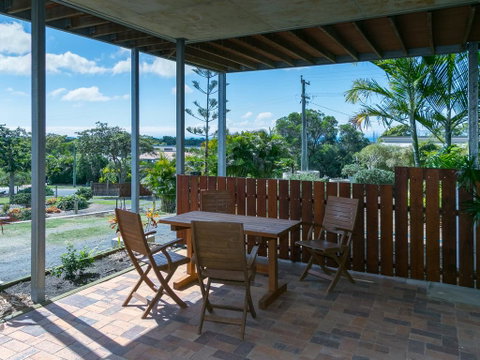 Blue Water Retreat - Upstairs & Downstairs - Hotel NSW 3