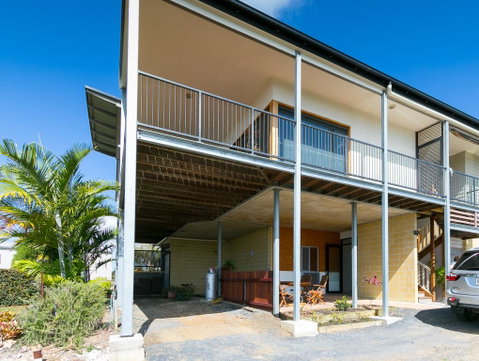 Blue Water Retreat - Upstairs & Downstairs - Hotel NSW 1