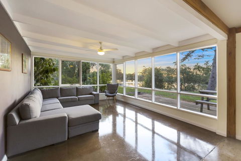 Bluff View River House - Stunning Riverfront - Hotel NSW 3