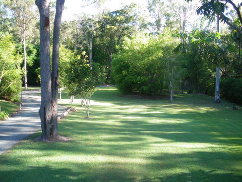 BoBRENE On Tamborine Nude Retreat - Quaint Cottage - Hotel NSW 3