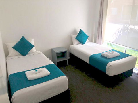 The Oaks Hotel Motel - Hotel NSW 2