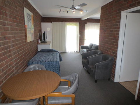 Tocumwal Golf Resort - Hotel NSW 2