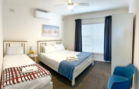 Wifi, 2 Air-cons, Campbelltown Courtyard West - Hotel NSW 2