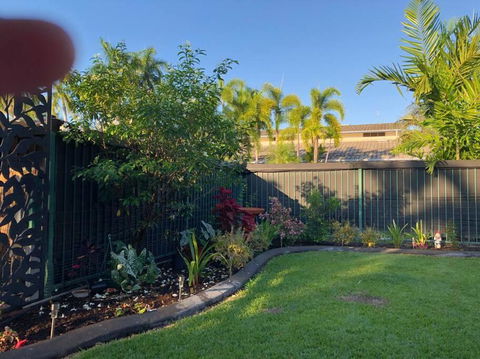 A Little Golf, A Refreshing Swim And A Lot Of Wine - Hotel NSW 1