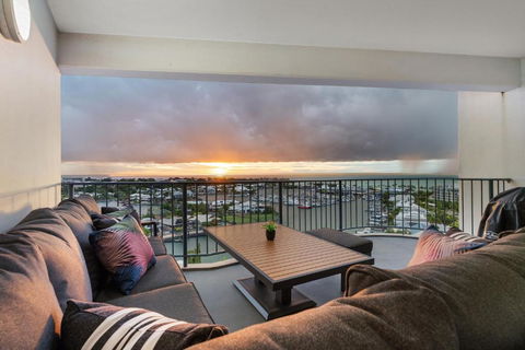 Anchor Point Penthouse 3BR With Marina Views - Pool - BBQs - Hotel NSW 0