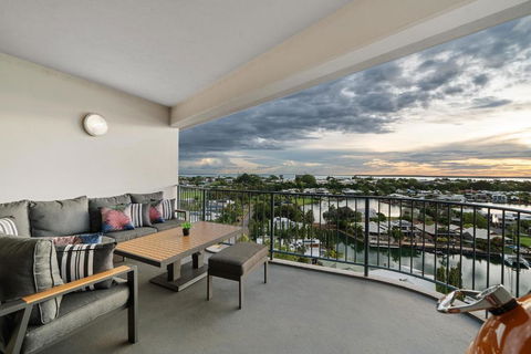 Anchor Point Penthouse 3BR With Marina Views - Pool - BBQs - Hotel NSW 3