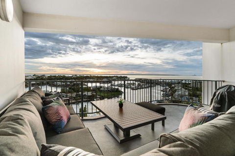 Anchor Point Penthouse 3BR With Marina Views - Pool - BBQs - Hotel NSW 4