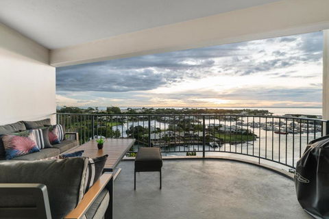 Anchor Point Penthouse 3BR With Marina Views - Pool - BBQs - Hotel NSW 2