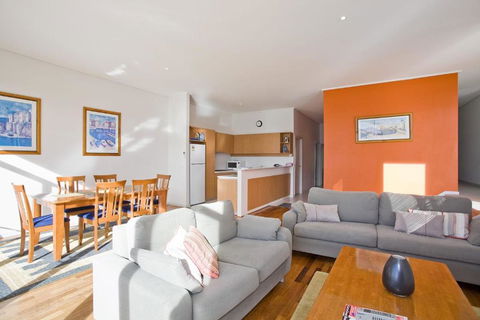 Apartment 35 Pacific Apartments - Hotel NSW 3