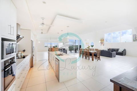 ZEN LUXURY: 2-Story 4-BR Penthouse In Darwin City With Mindal Markets & Harbour Views - Hotel NSW 2